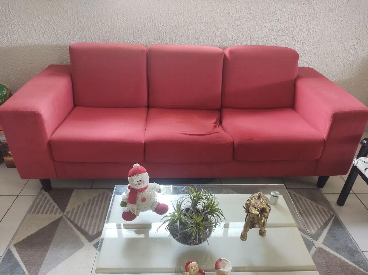 Vendo sofá vermelho de 3 lugares