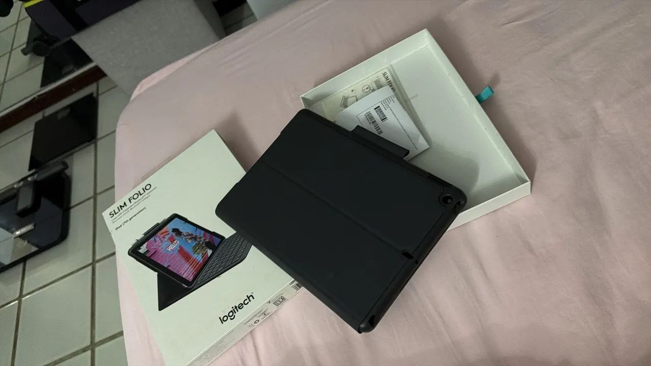 Capa iPad Slim Folio Logitech - 7ª, 8ª, 9ª geração  - Foto 3