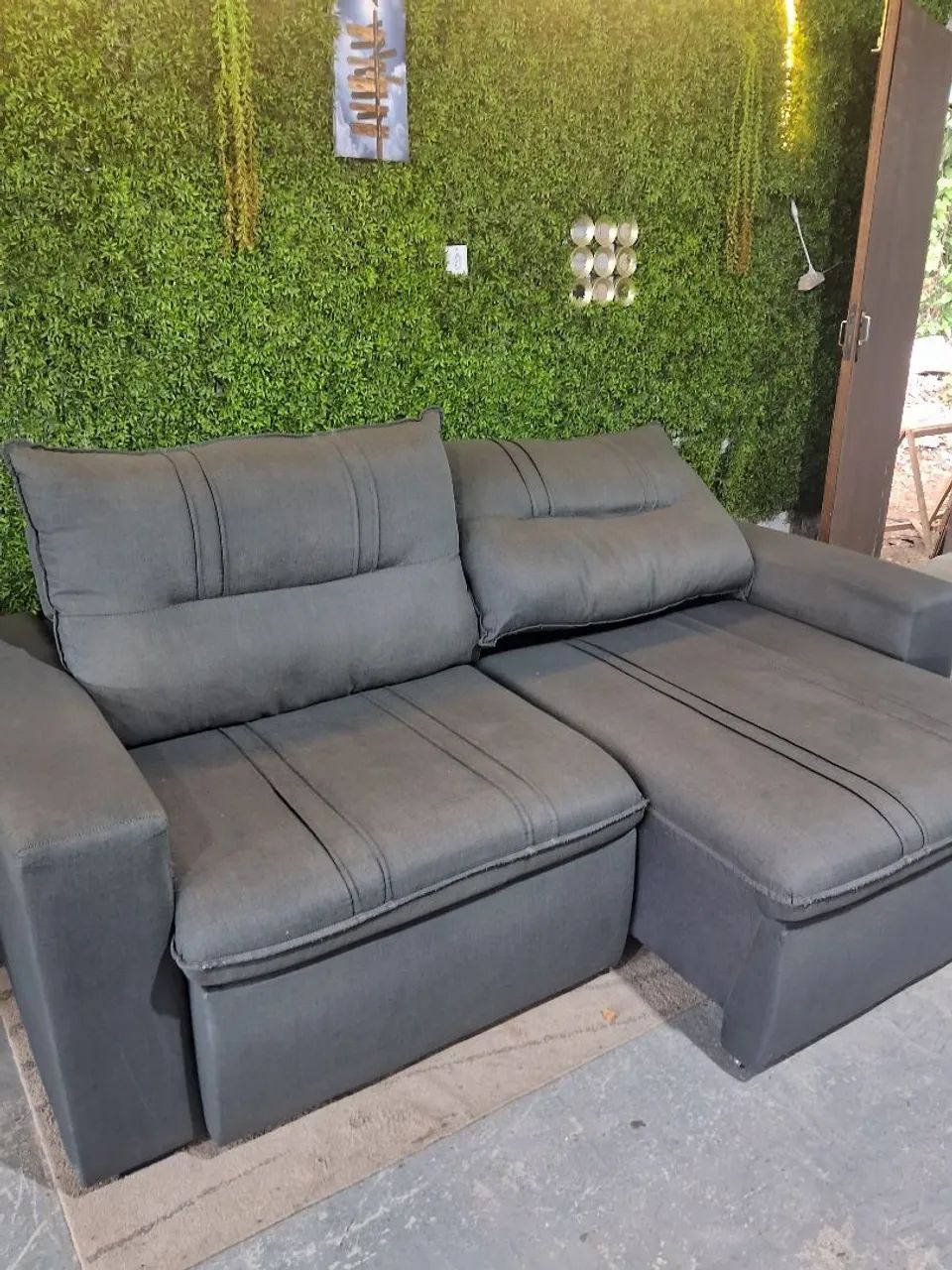 Sofá Retrátil e Reclinável 