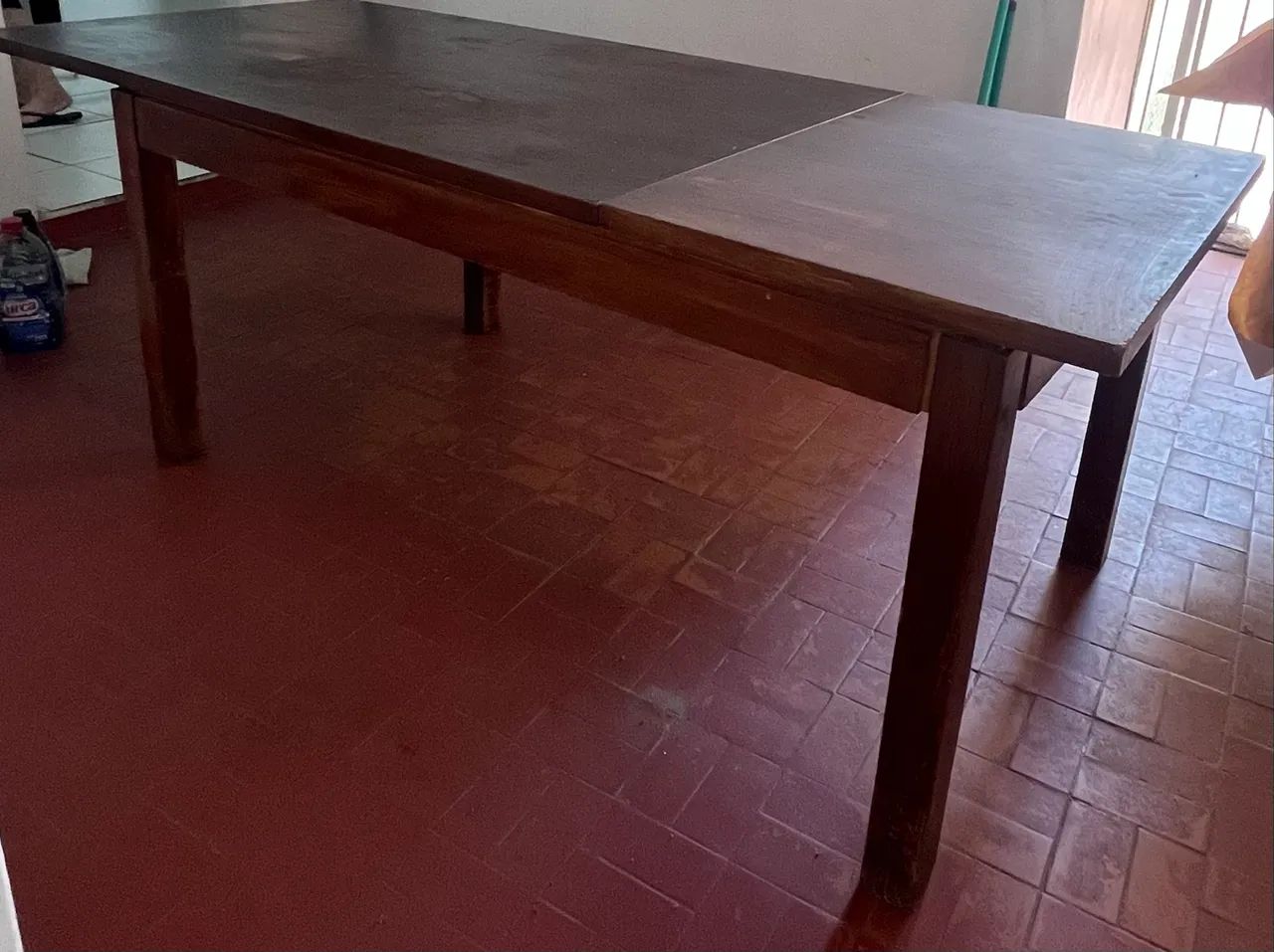 Mesa de jantar em madeira maci ça extensível (super resistente) - Foto 4