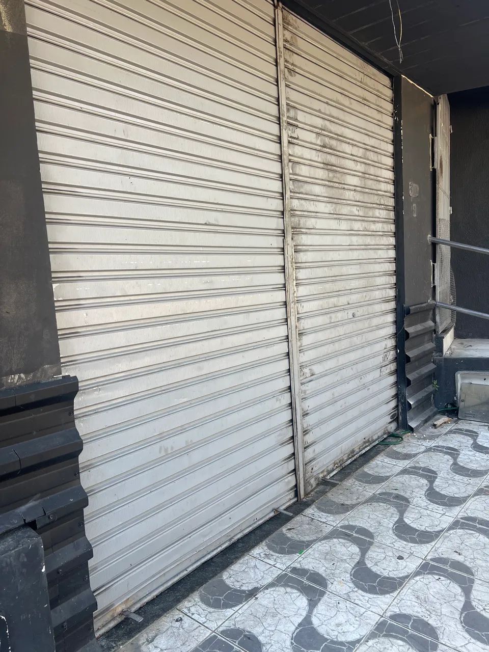 Porta de enrolar semi novo ponto comercial  - Foto 2