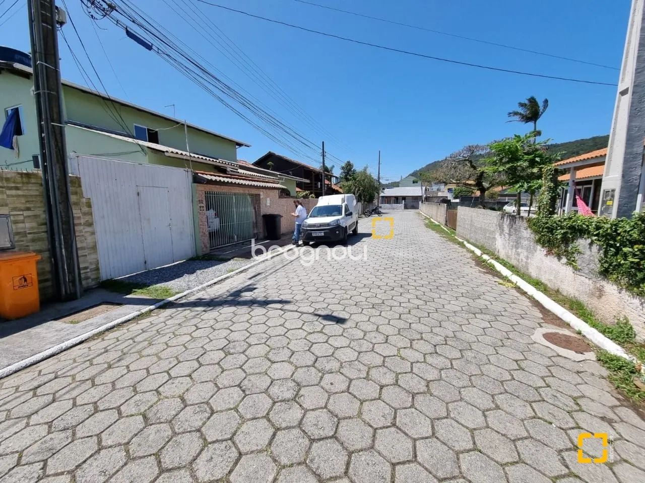 Pousada na Barra da Lagoa com amplo terreno próximo ao mar e canal. - Foto 2