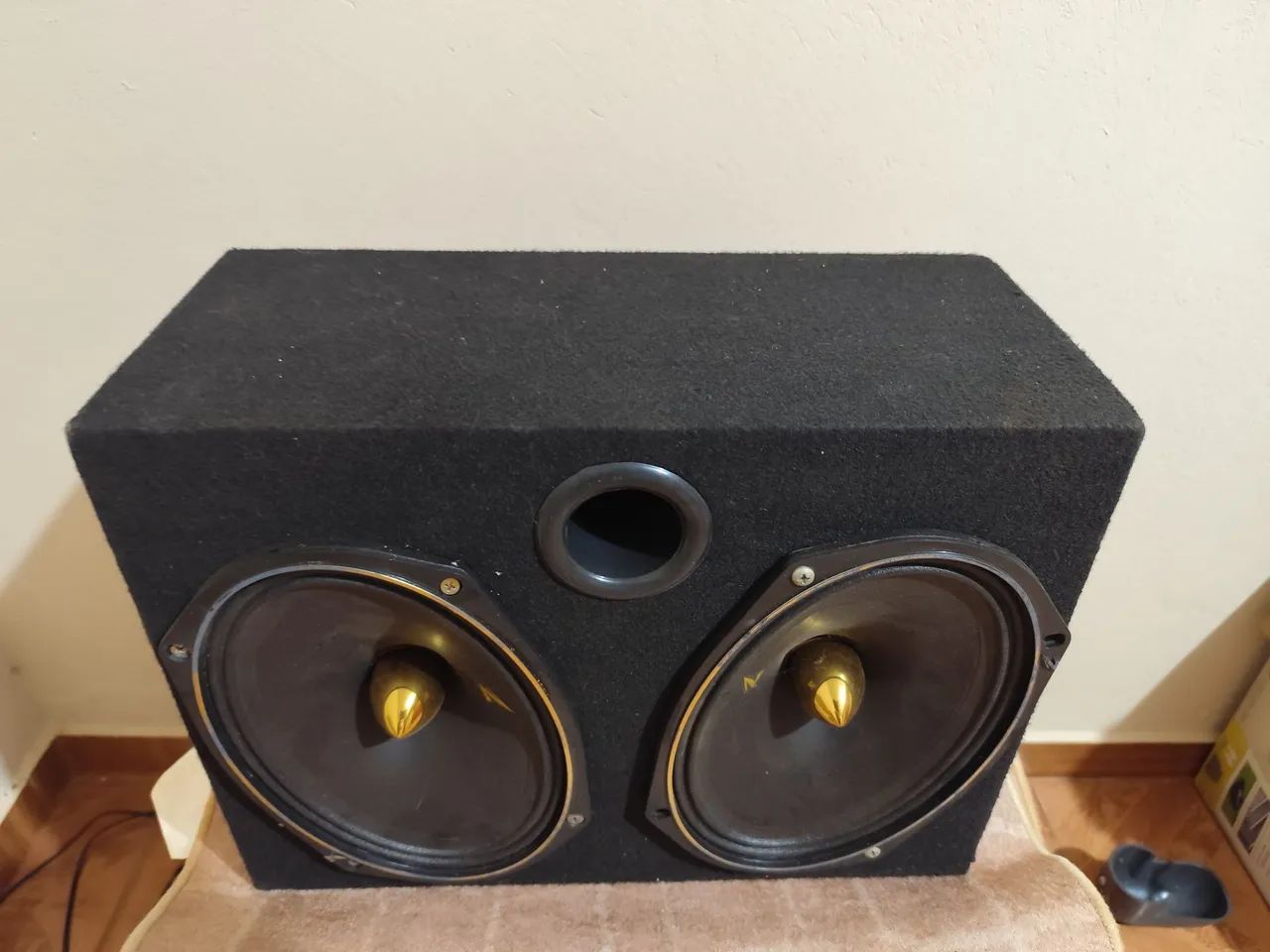 Caixa com 6x9 zetta 260w - Equipamentos e Acessórios de Som
