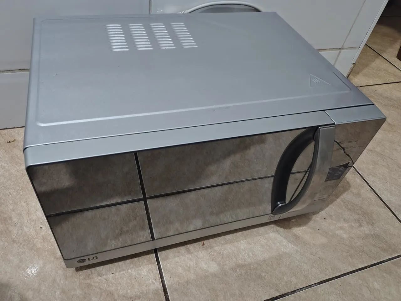 Microondas LG Easyclean 30l COM DEFEITO  - Foto 4