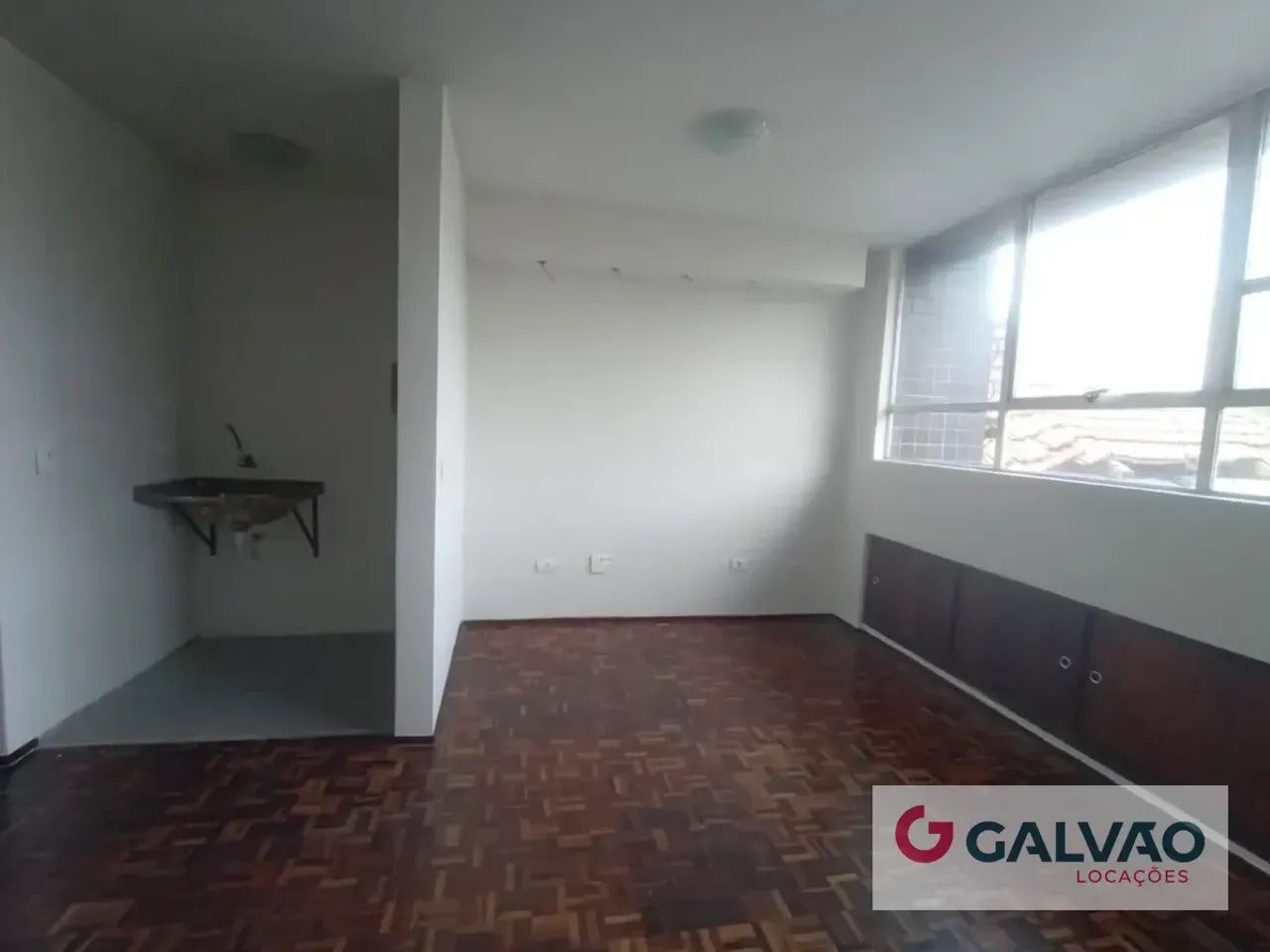 Conjunto Comercial no Centro Cívico, com vaga de garagem - Foto 4
