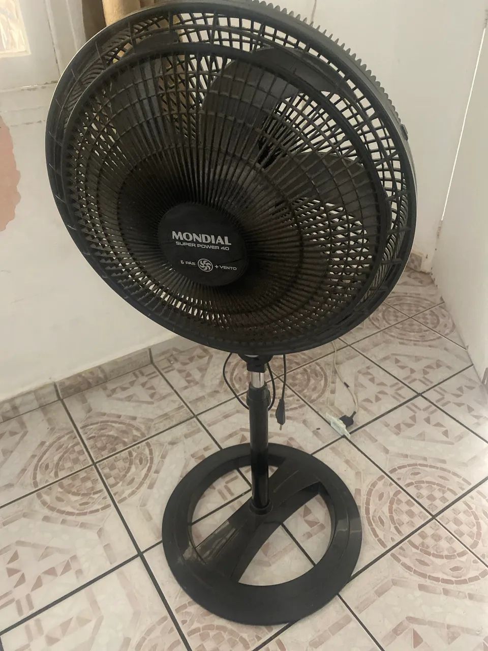 Vendo esse ventilador prata