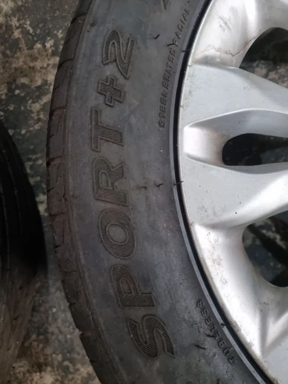 Roda aro 17 bom estado pneus novos - Foto 5