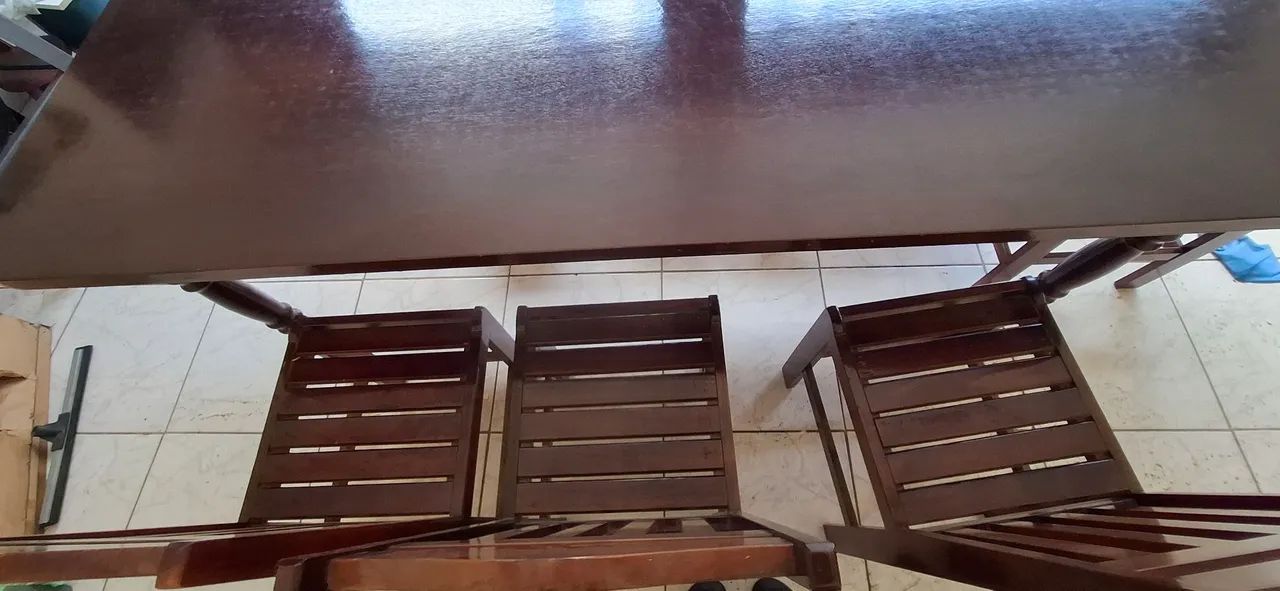 Mesa em Imbuia com 8 cadeiras - Foto 2