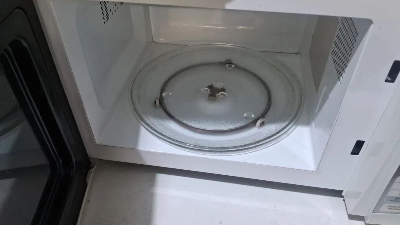 MICROONDAS ELECTROLUX (20 LITROS) - Foto 2