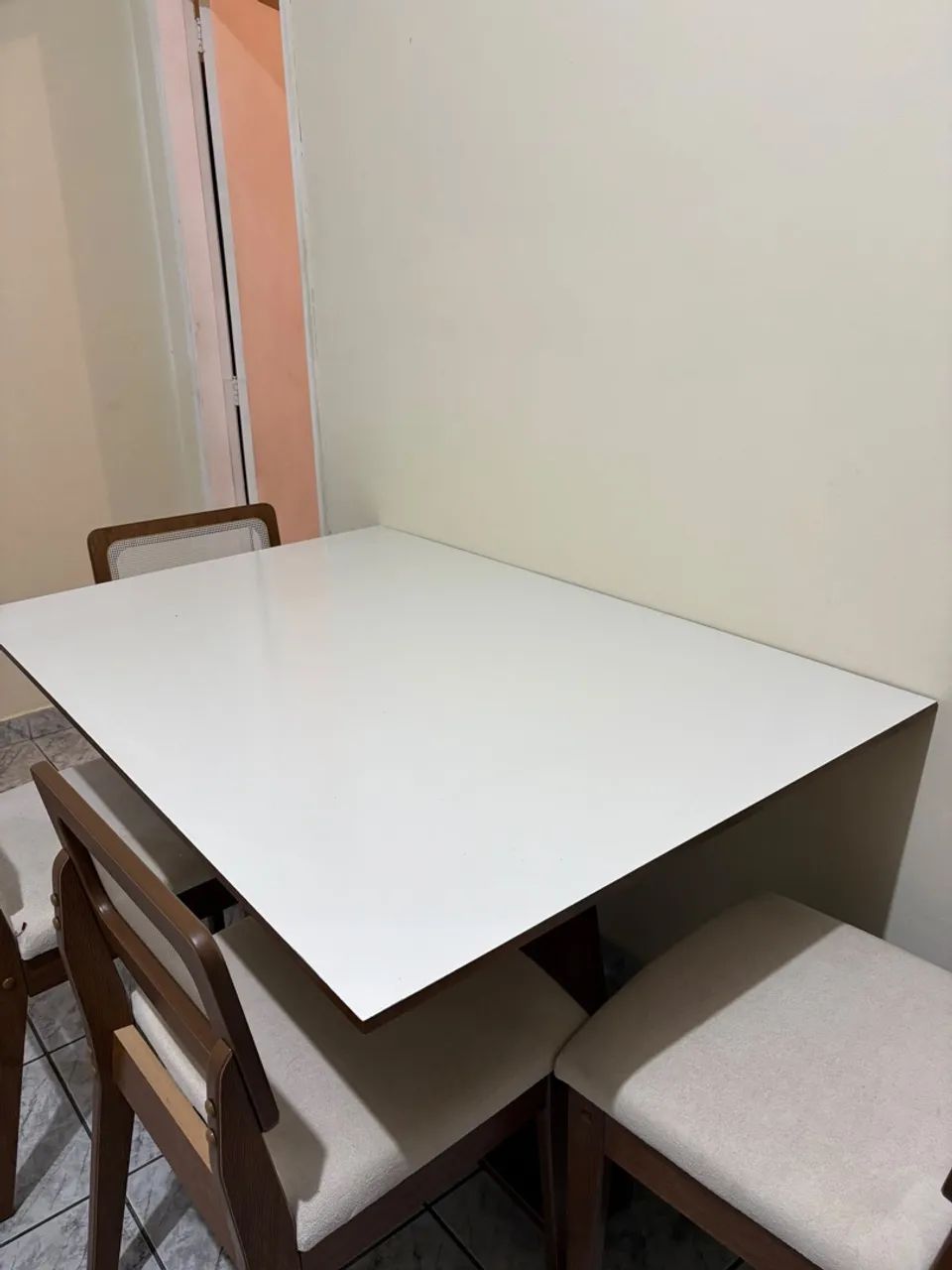 Conjunto Sala de Jantar, Mesa e Cadeiras  - Foto 4