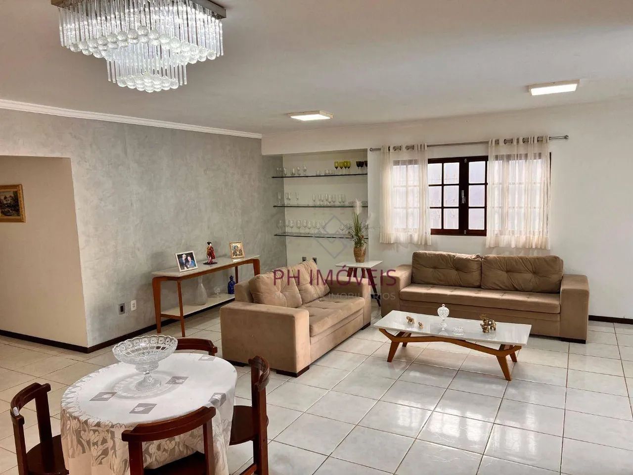Casa com 4 dormitórios sendo 2 suítes + DCE e Piscina no Jardim Petrópolis - 255m² - Foto 5