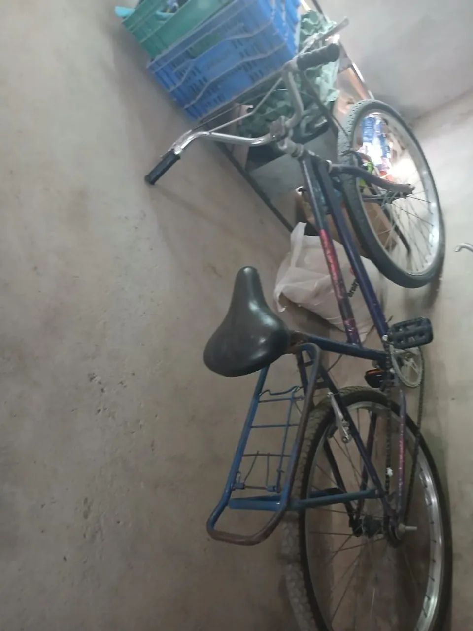 Vendo uma bicicleta  