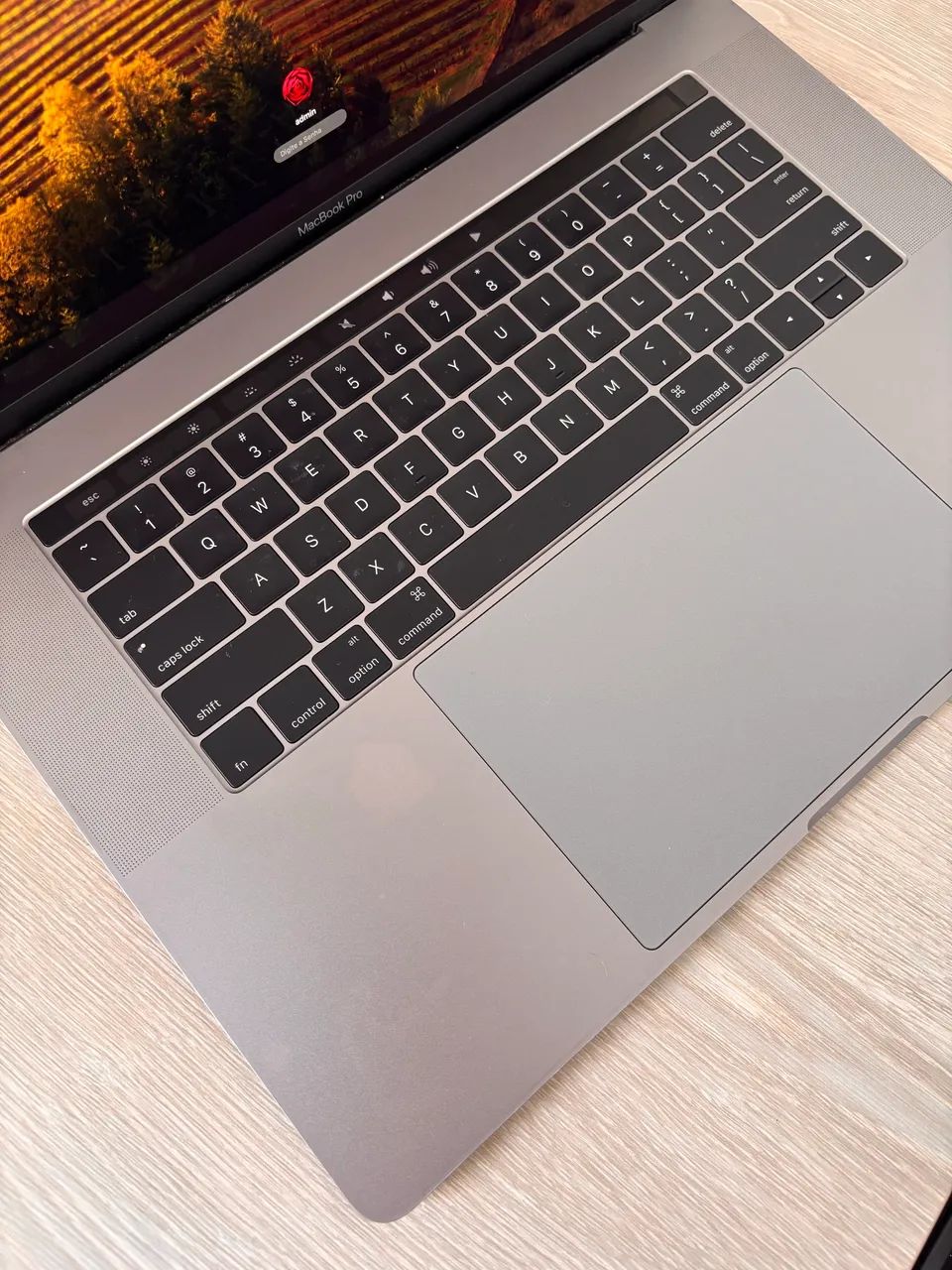 MacBook Pro Touch Bar ( 2016) - Foto 2