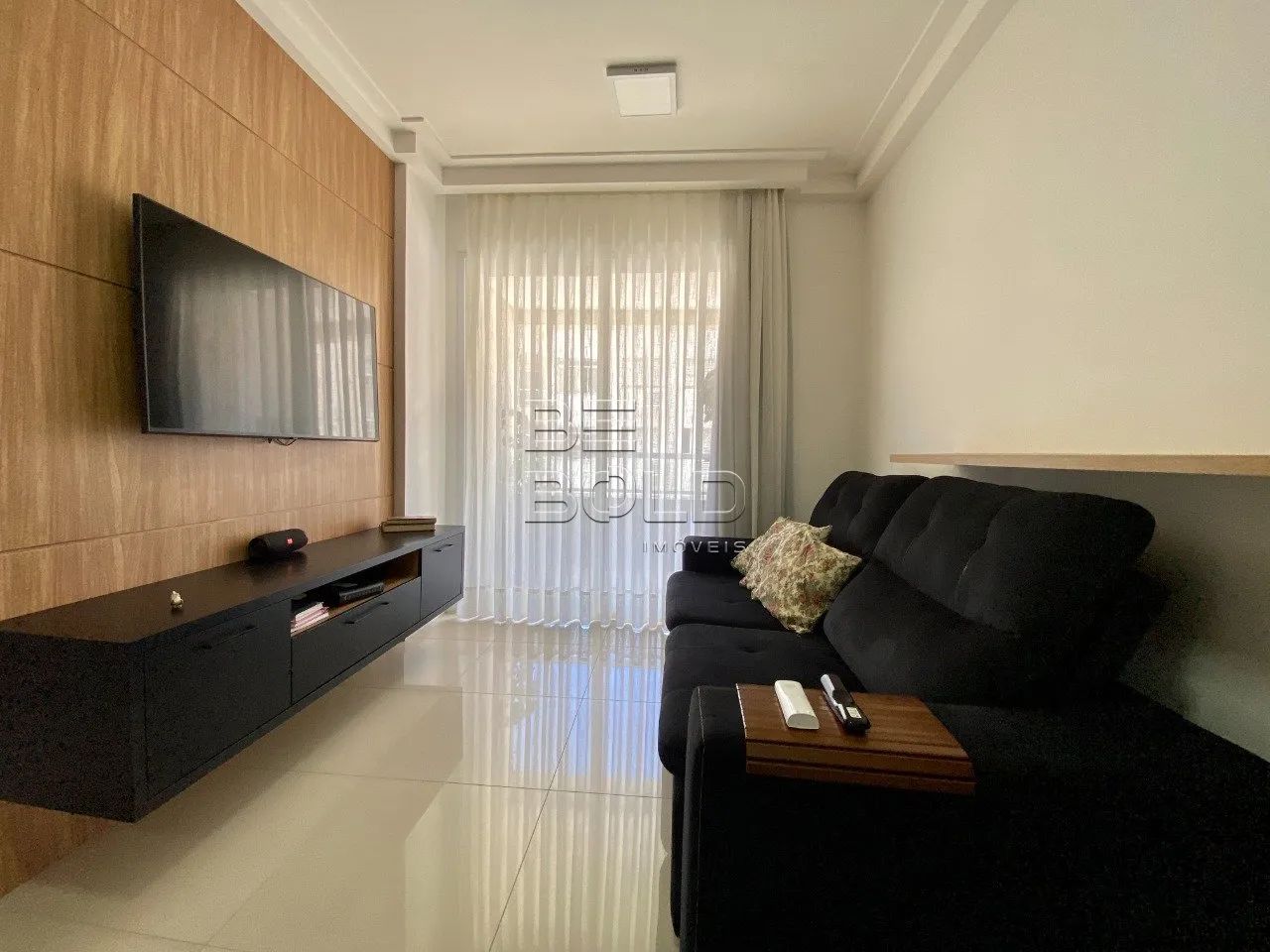 Apartamento com 2 dormitórios no Abraão