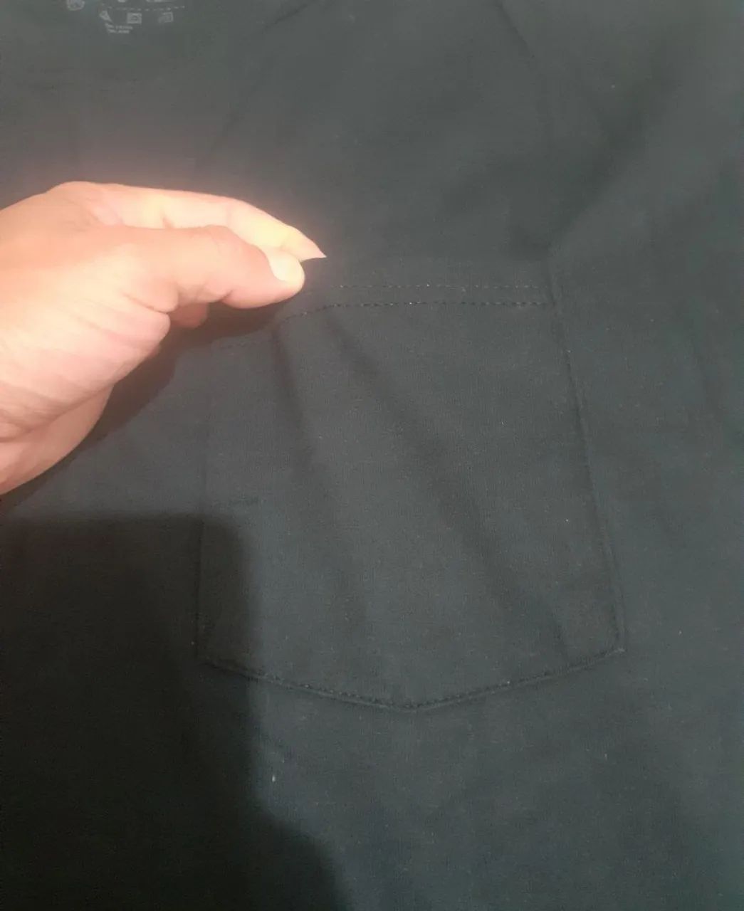 2 Camisas Preta G com bolso - Foto 5