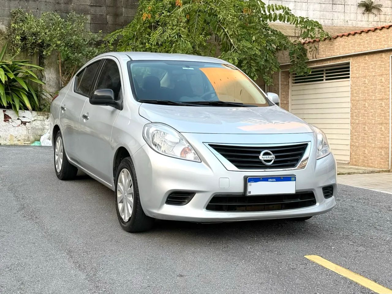 Nissan Versa 1.6 16V FLEX SV 4P MANUAL 2013