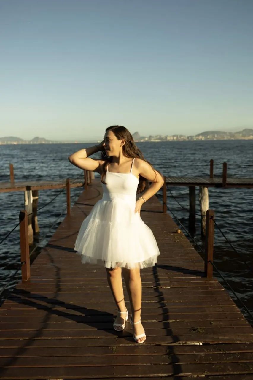 Vestido em Tule, com laço removível, para diversas ocasiões. 