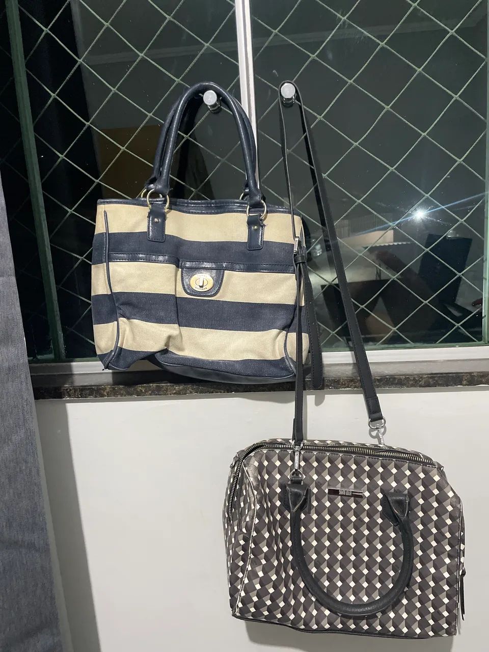Kit 2 Bolsas Santa Lolla + Tommy Hilfiger