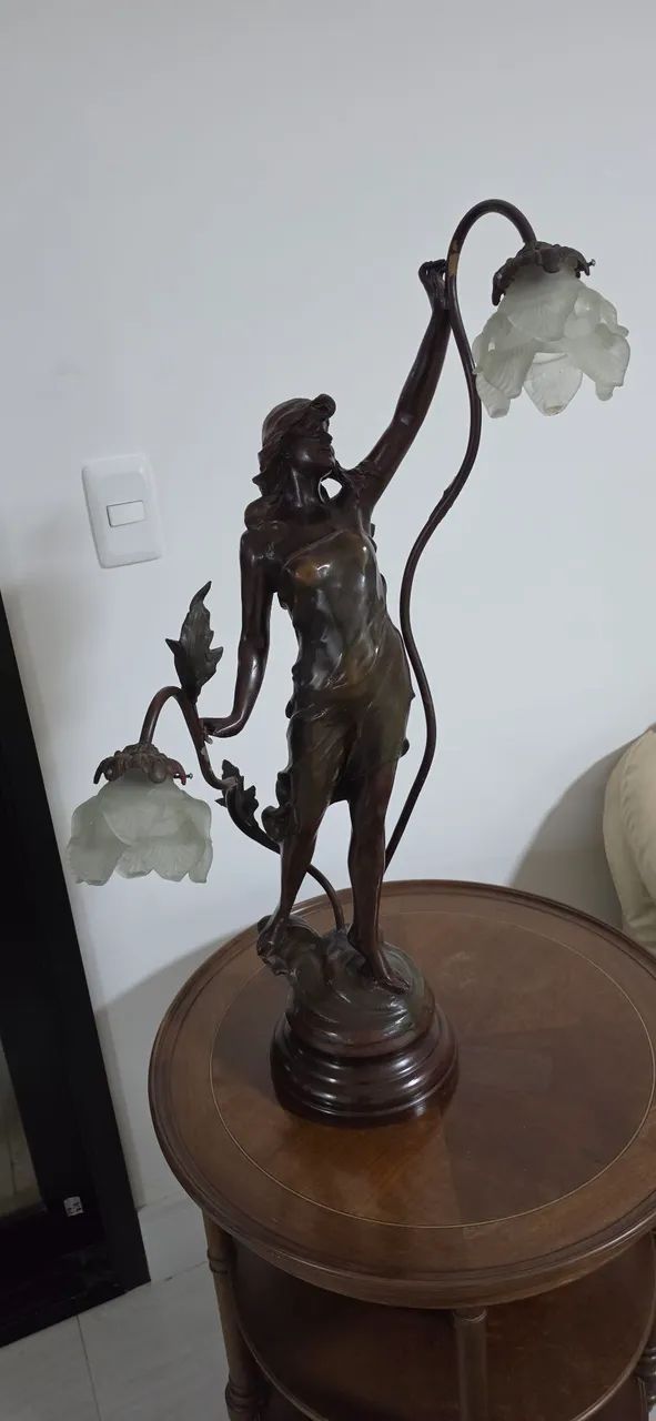Luminária MULHER Afrodite Abajur