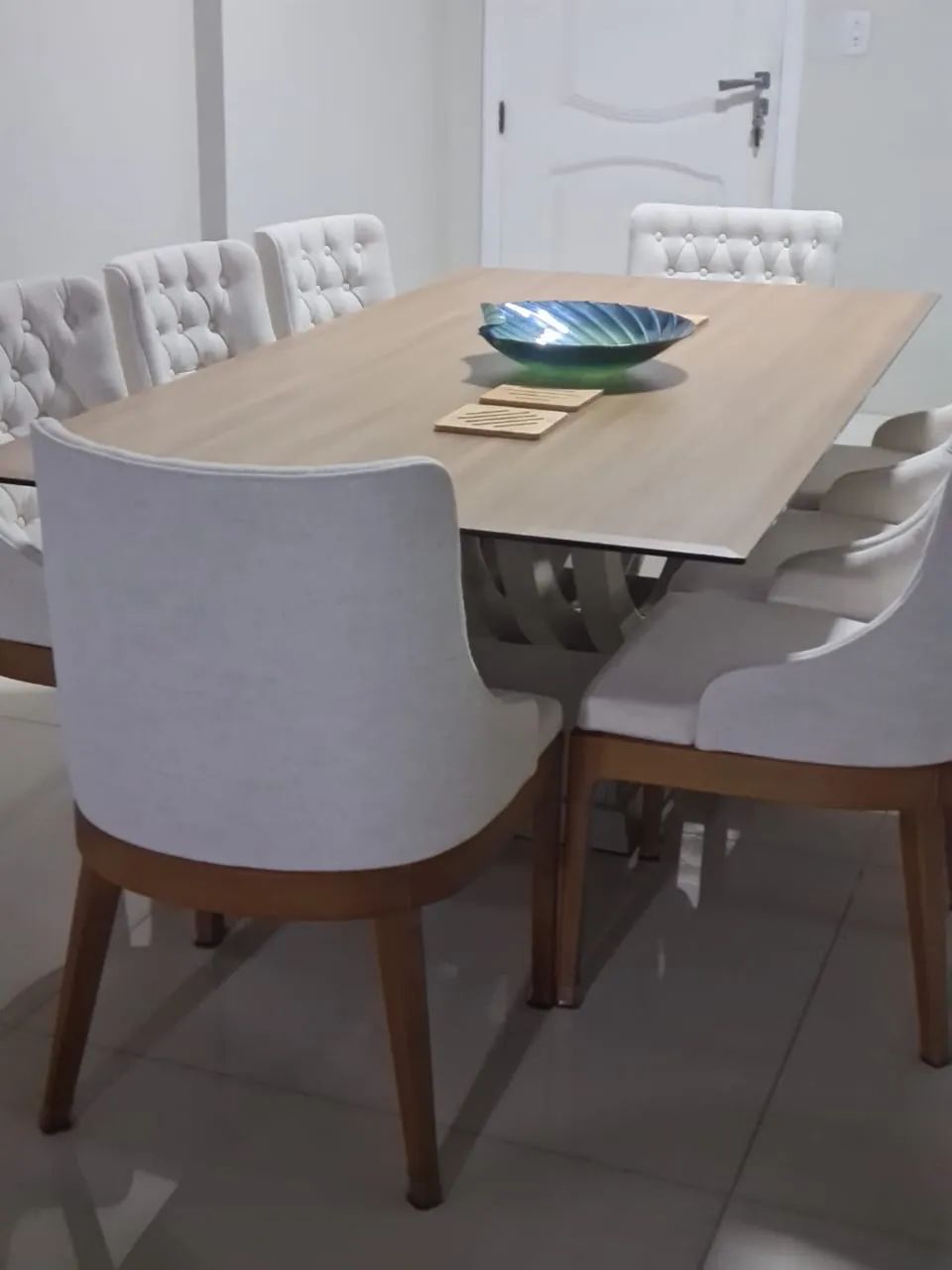 Vende-se conjunto de 8 cadeiras mesa de jantar - Foto 4