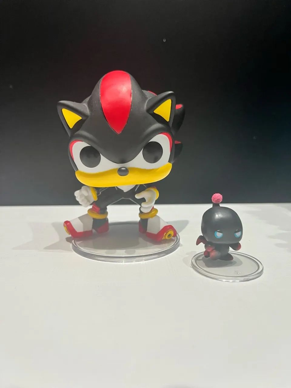 Funko pop: Shadow e dark chaos - Sonic