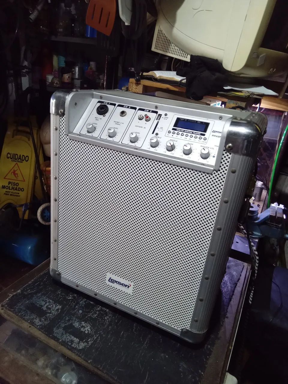 Caixa amplificada 30w