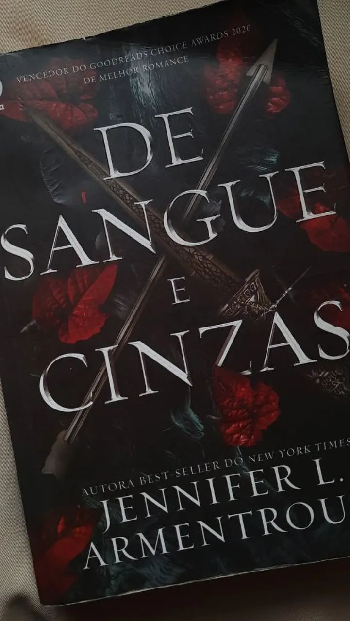 Livro De Sangue e Cinzas - Foto 2