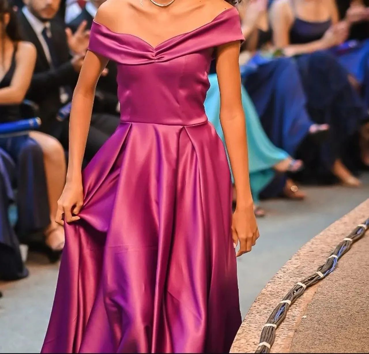Vende-se vestido de festa na cor roxa - Foto 2