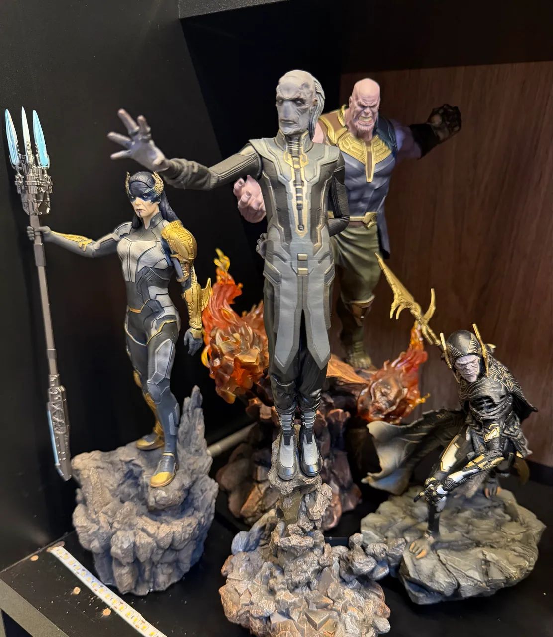 Thanos , Corvus, Ebony e Próxima Midnigth Iron 1/10