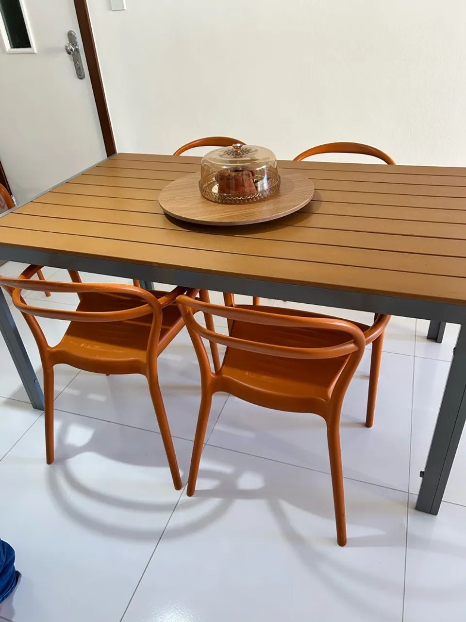 Vendo conjunto de mesa com 4 cadeiras - Foto 2