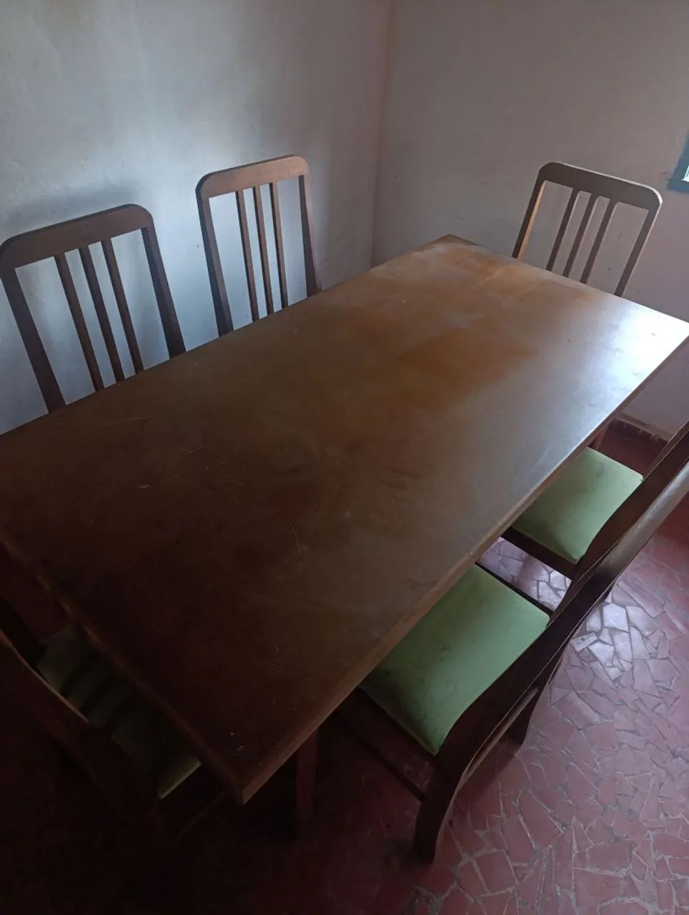 Conjunto mesa e cadeiras 