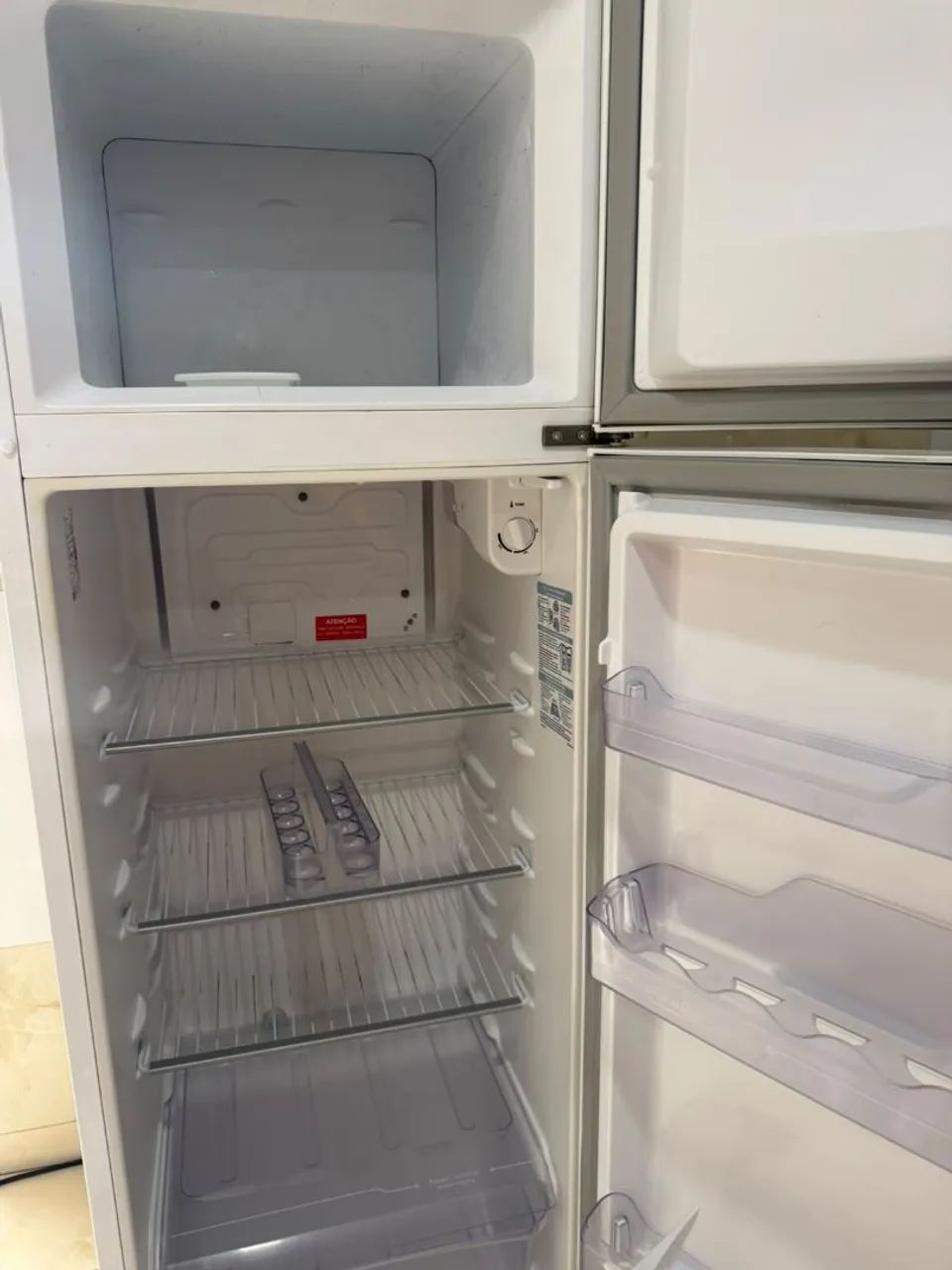 Vendo geladeira Eletrolux duplex DC3 260L - Foto 4