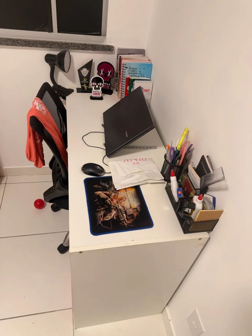 Mesa de computador + cadeira de escritório  - Foto 4