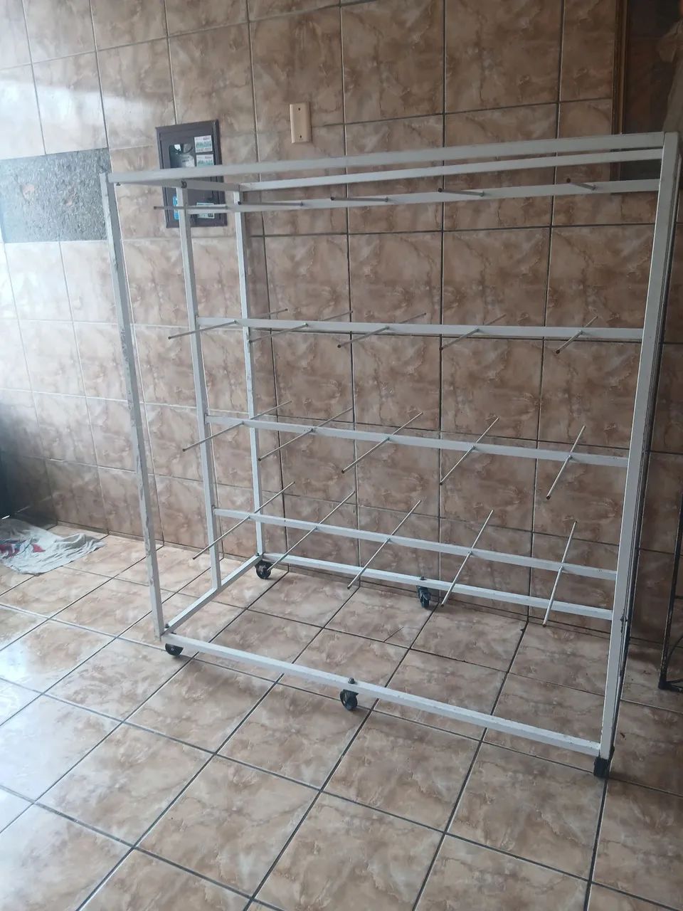 Expositor de ferro