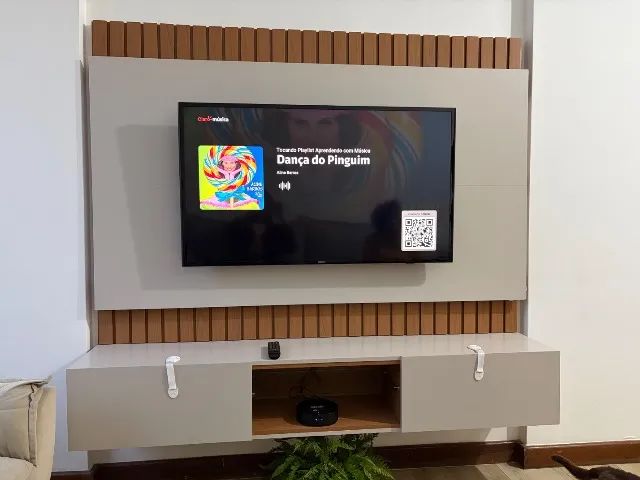 Rack com painel para TV 