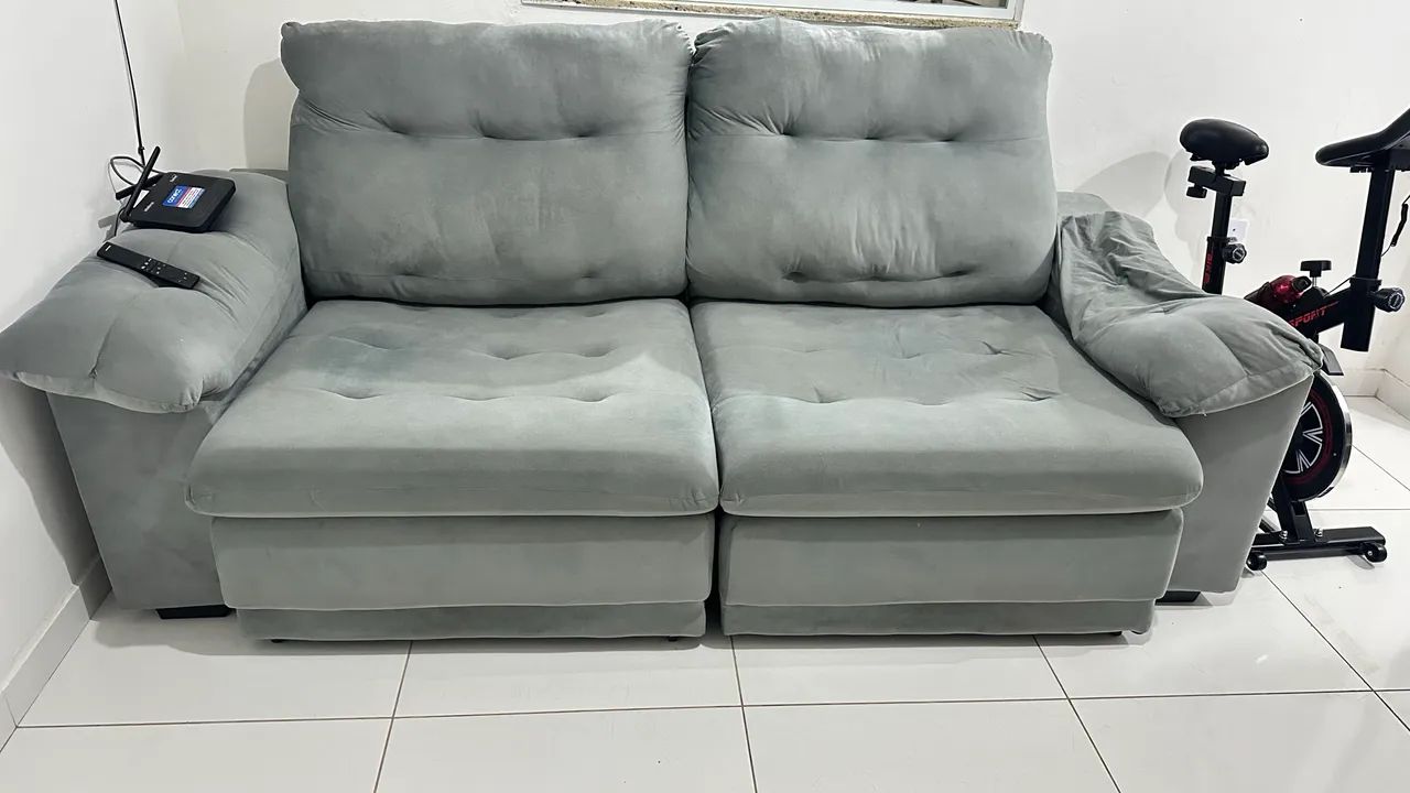 Sofá retratil e reclinável