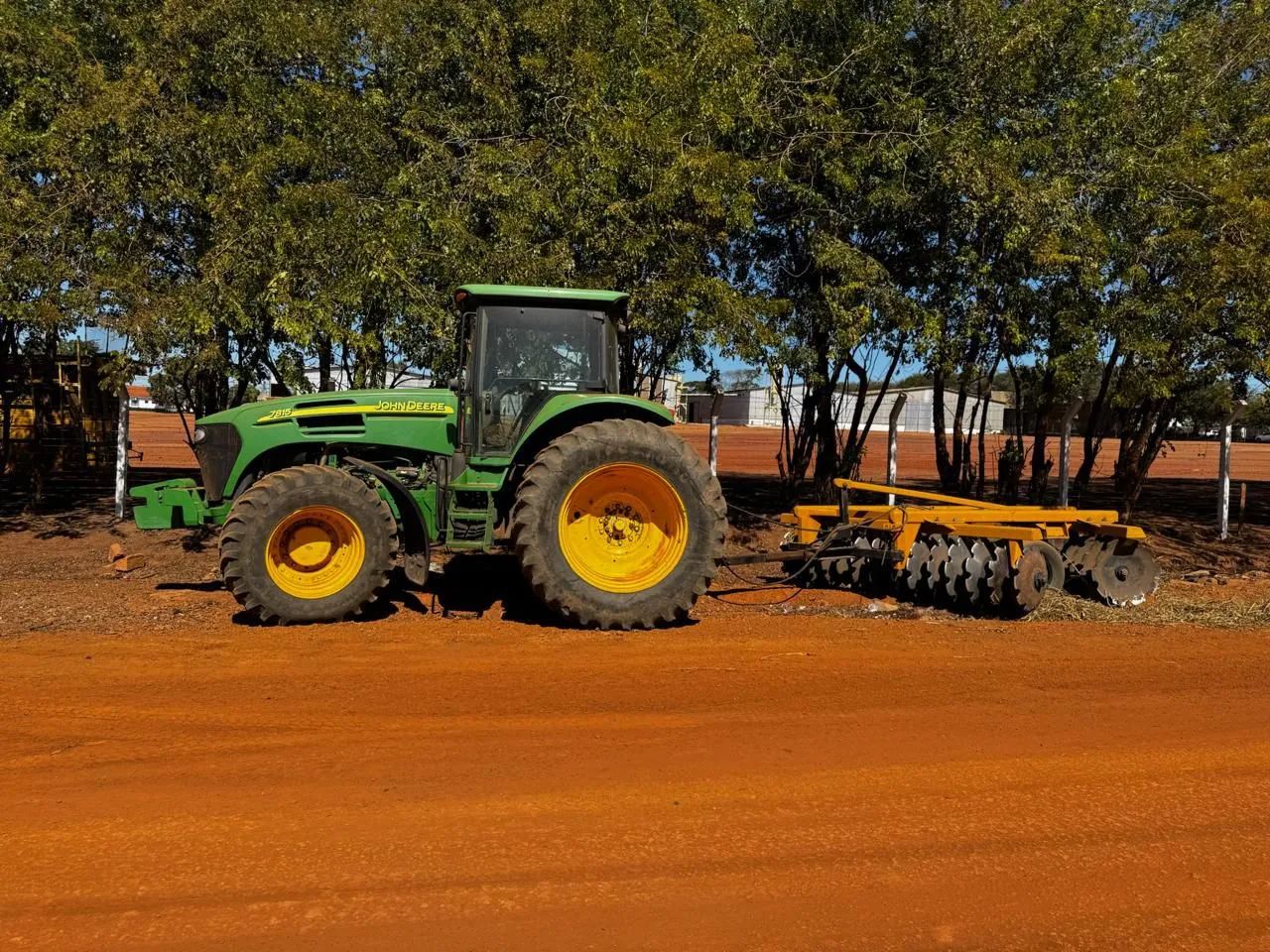 Vende- se trator john deere 7815 - Foto 3