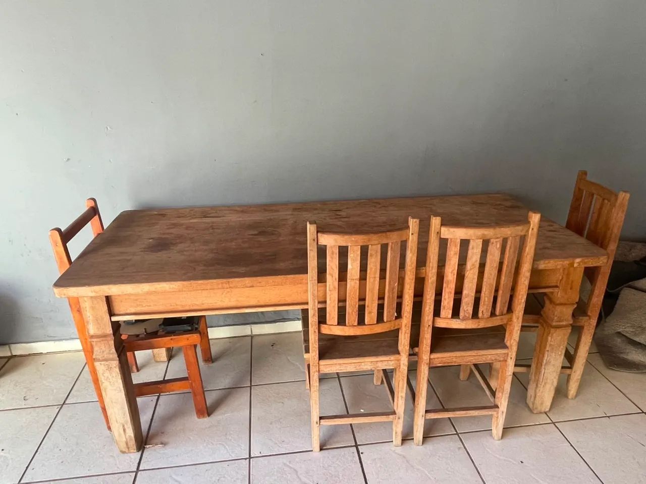 Mesa 8 cadeiras madeira maciça  - Foto 4