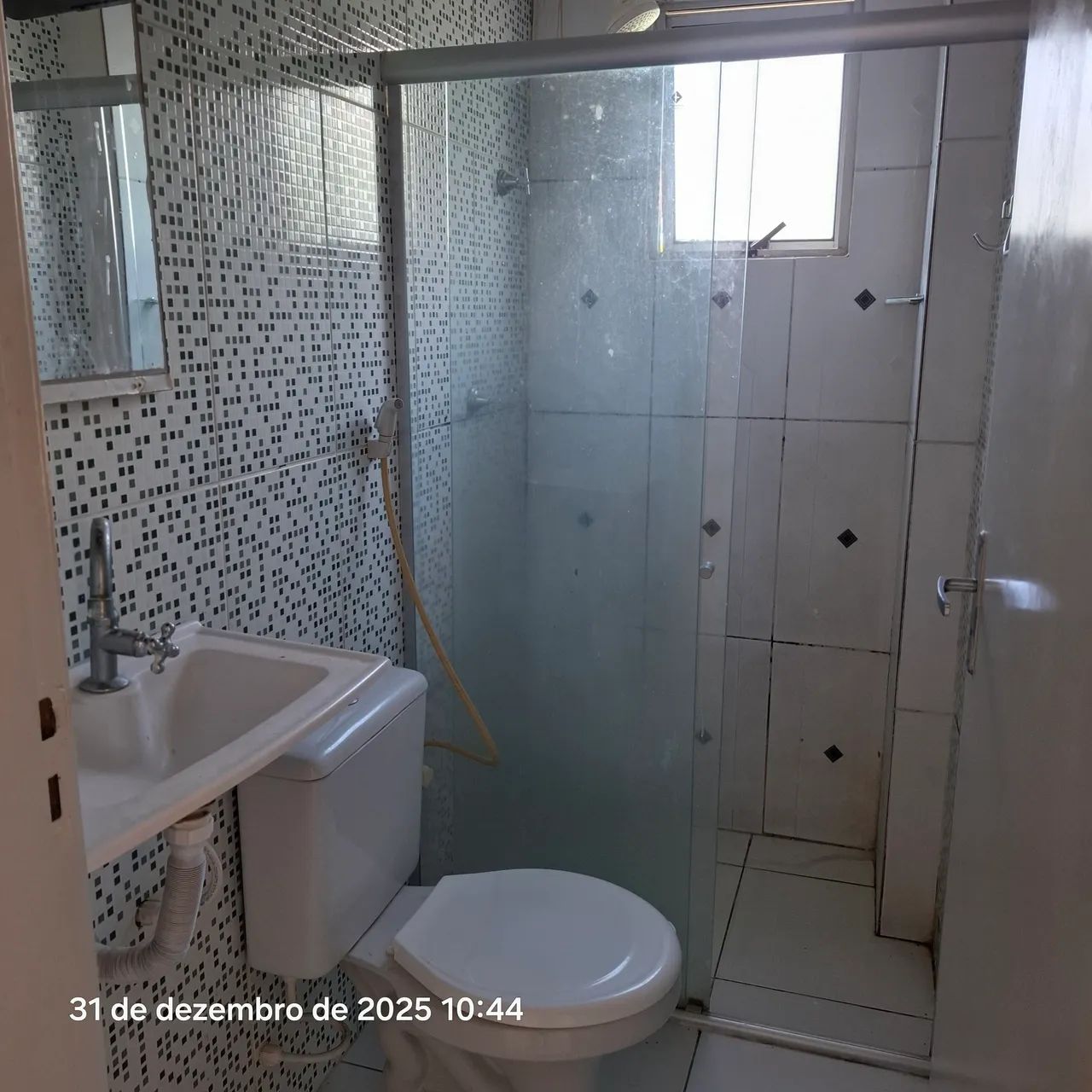  VENDO ,TROCO  OU ALUGO APT.REFORMADO COM 2 QTOS NO COND.PARQUE PETRÓPOLIS.III - Foto 2