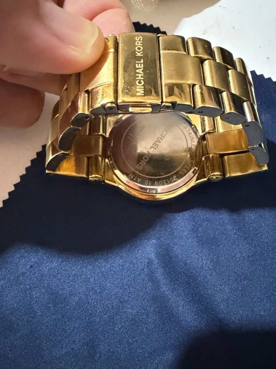 Relógio Michael kors gold original  - Foto 3