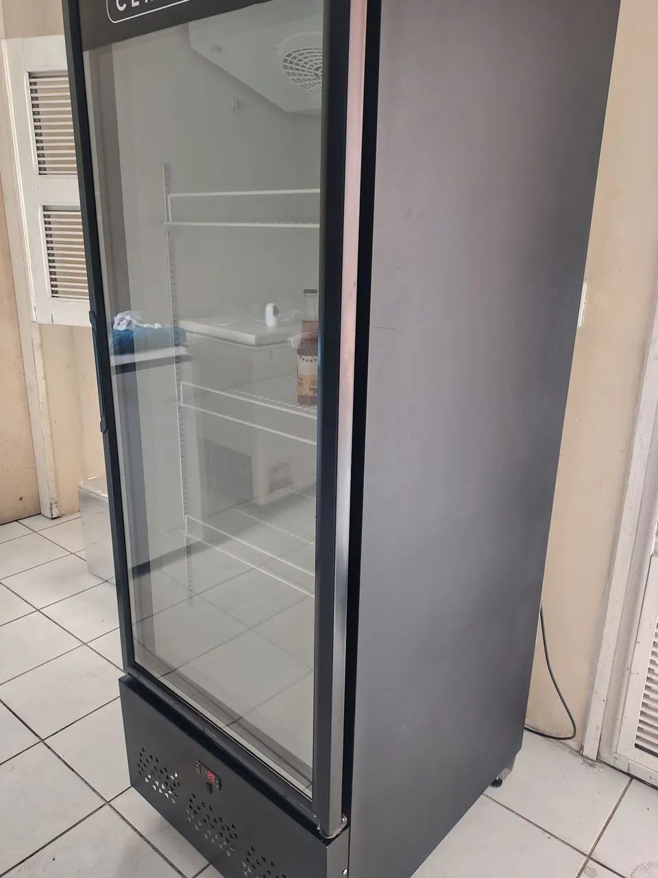Cervejeira e expositor de bebidas nova - Foto 2