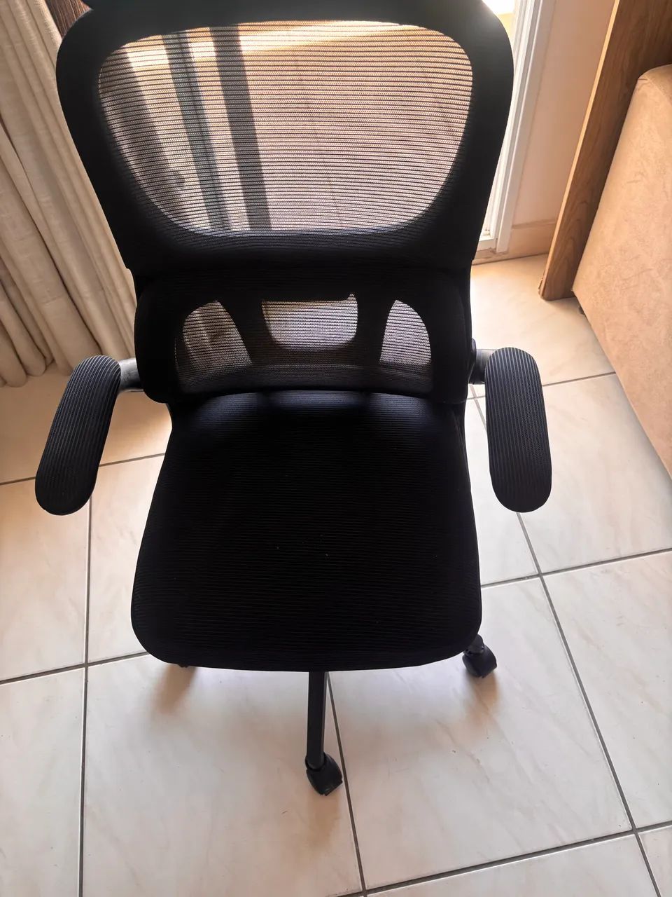 Cadeira Escritório - Nova  - Foto 3