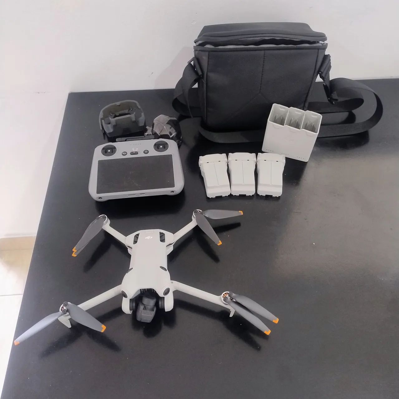Drone DJI Mimi 4 Pro combo  - Foto 2