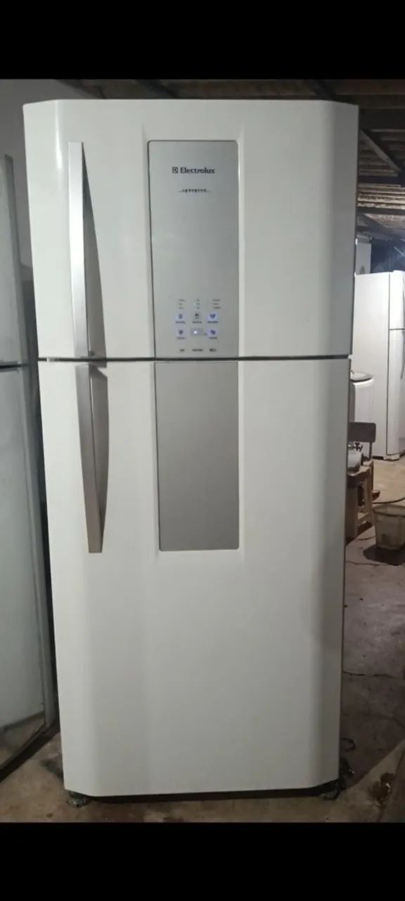 GELADEIRA ELETROLUX DIGITAL 553L