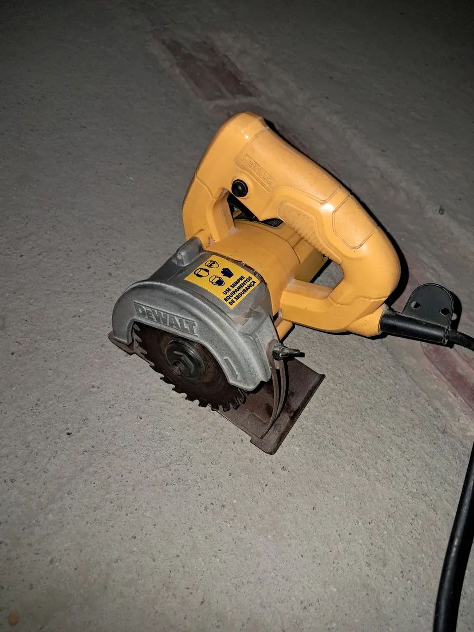 Serra mármore Dewalt 