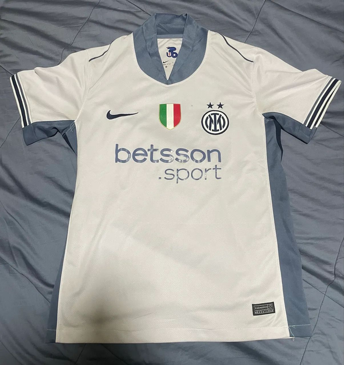 Camisa Inter de Milão Tamanho M Usada