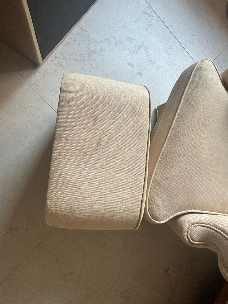 Cadeira Amamentação (Poltrona) + Puff - Foto 2