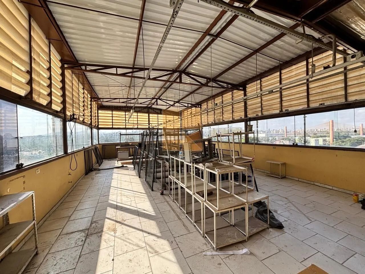 EXCELENTE PREDIO COM 7 ANDARES E ELEVADOR BOM RETIRO - Foto 5