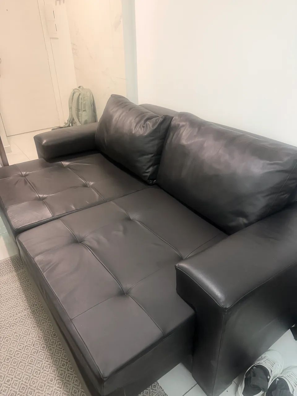 Vendo sofá cama de couro 