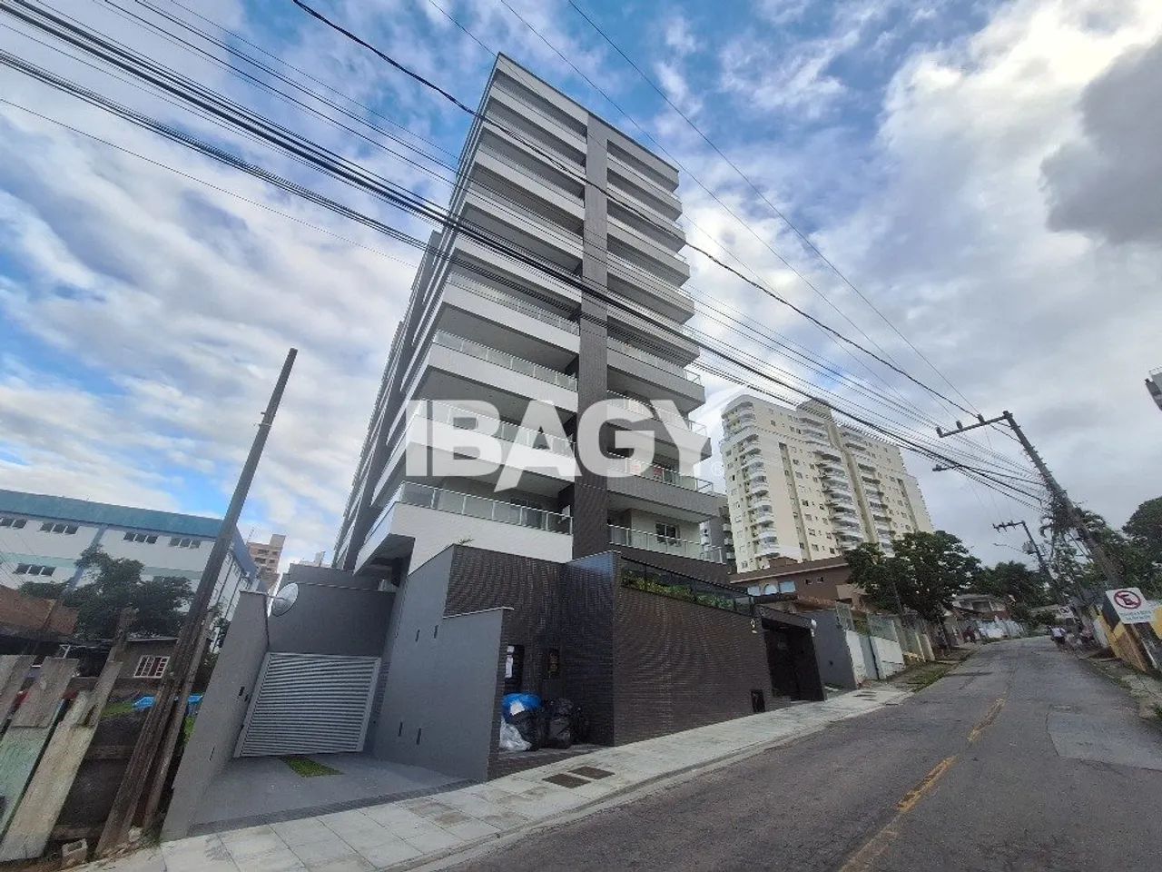 Excelente Apartamento 2 dormitório(s) em Barreiros - São José